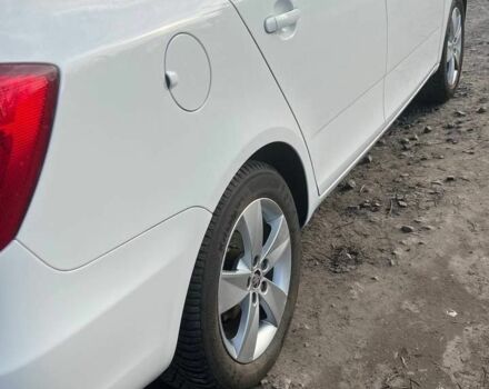 Белый Шкода Фабия, объемом двигателя 1.2 л и пробегом 192 тыс. км за 7000 $, фото 3 на Automoto.ua