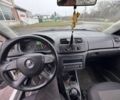 Белый Шкода Фабия, объемом двигателя 1.4 л и пробегом 230 тыс. км за 4500 $, фото 4 на Automoto.ua