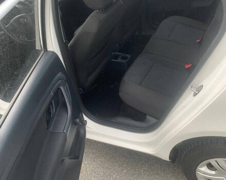 Білий Шкода Фабія, об'ємом двигуна 1.39 л та пробігом 118 тис. км за 6300 $, фото 6 на Automoto.ua