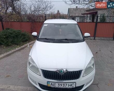 Белый Шкода Фабия, объемом двигателя 1.39 л и пробегом 266 тыс. км за 6500 $, фото 7 на Automoto.ua