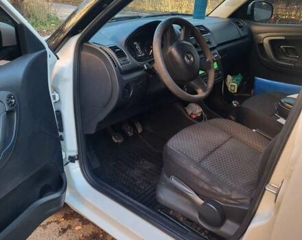 Білий Шкода Фабія, об'ємом двигуна 1.6 л та пробігом 259 тис. км за 6300 $, фото 13 на Automoto.ua