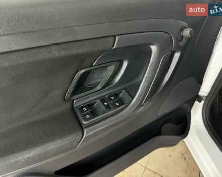 Белый Шкода Фабия, объемом двигателя 1.6 л и пробегом 300 тыс. км за 6350 $, фото 18 на Automoto.ua