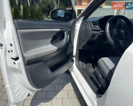Білий Шкода Фабія, об'ємом двигуна 1.2 л та пробігом 297 тис. км за 5600 $, фото 8 на Automoto.ua