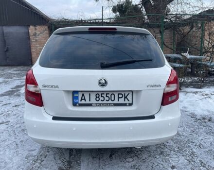 Белый Шкода Фабия, объемом двигателя 1.2 л и пробегом 208 тыс. км за 5300 $, фото 2 на Automoto.ua