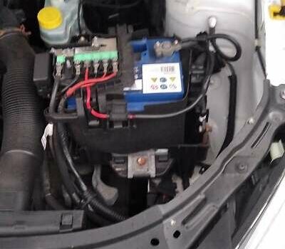 Білий Шкода Фабія, об'ємом двигуна 1.4 л та пробігом 260 тис. км за 5500 $, фото 22 на Automoto.ua