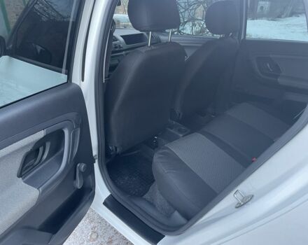 Белый Шкода Фабия, объемом двигателя 1.2 л и пробегом 208 тыс. км за 5300 $, фото 7 на Automoto.ua