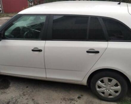 Білий Шкода Фабія, об'ємом двигуна 1.4 л та пробігом 260 тис. км за 5500 $, фото 1 на Automoto.ua