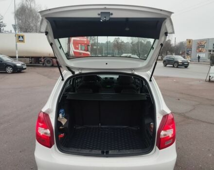 Білий Шкода Фабія, об'ємом двигуна 1.4 л та пробігом 265 тис. км за 6800 $, фото 3 на Automoto.ua