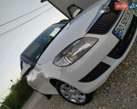 Белый Шкода Фабия, объемом двигателя 1.6 л и пробегом 247 тыс. км за 5499 $, фото 8 на Automoto.ua