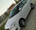 Белый Шкода Фабия, объемом двигателя 1.6 л и пробегом 247 тыс. км за 5499 $, фото 1 на Automoto.ua