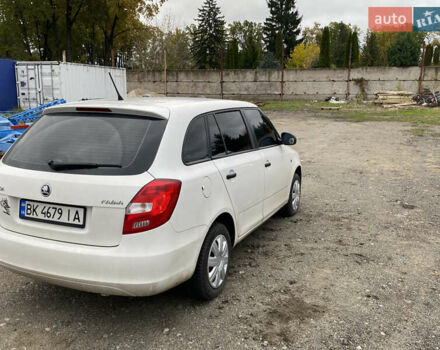 Белый Шкода Фабия, объемом двигателя 1.6 л и пробегом 287 тыс. км за 6300 $, фото 8 на Automoto.ua