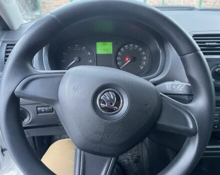 Белый Шкода Фабия, объемом двигателя 1.2 л и пробегом 208 тыс. км за 5300 $, фото 11 на Automoto.ua