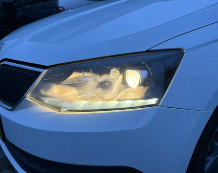 Білий Шкода Фабія, об'ємом двигуна 1.4 л та пробігом 176 тис. км за 8300 $, фото 28 на Automoto.ua