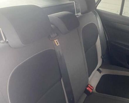 Белый Шкода Фабия, объемом двигателя 1.4 л и пробегом 280 тыс. км за 7500 $, фото 13 на Automoto.ua