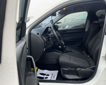 Белый Шкода Фабия, объемом двигателя 1.4 л и пробегом 178 тыс. км за 7800 $, фото 7 на Automoto.ua