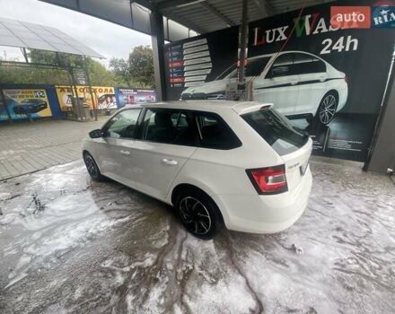 Белый Шкода Фабия, объемом двигателя 1.4 л и пробегом 280 тыс. км за 7500 $, фото 7 на Automoto.ua