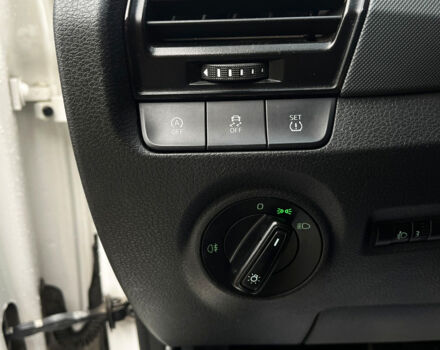 Белый Шкода Фабия, объемом двигателя 1.4 л и пробегом 178 тыс. км за 7800 $, фото 10 на Automoto.ua