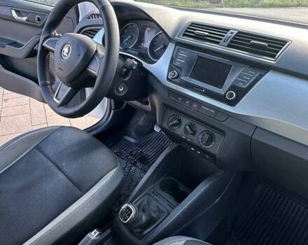 Белый Шкода Фабия, объемом двигателя 1 л и пробегом 82 тыс. км за 6700 $, фото 9 на Automoto.ua