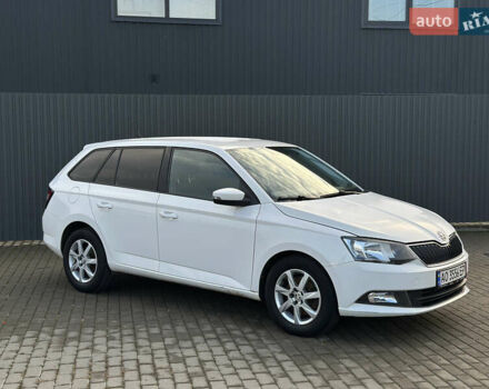 Белый Шкода Фабия, объемом двигателя 1.42 л и пробегом 188 тыс. км за 7500 $, фото 1 на Automoto.ua
