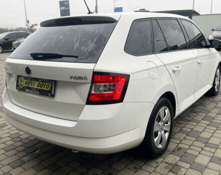 Белый Шкода Фабия, объемом двигателя 1.4 л и пробегом 178 тыс. км за 7800 $, фото 5 на Automoto.ua
