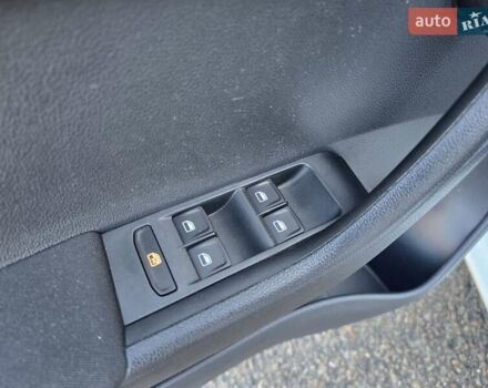 Белый Шкода Фабия, объемом двигателя 1.2 л и пробегом 198 тыс. км за 11499 $, фото 25 на Automoto.ua