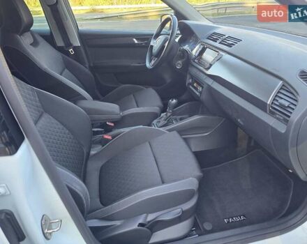 Белый Шкода Фабия, объемом двигателя 1.2 л и пробегом 198 тыс. км за 11499 $, фото 36 на Automoto.ua