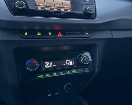 Білий Шкода Фабія, об'ємом двигуна 1.4 л та пробігом 176 тис. км за 8300 $, фото 14 на Automoto.ua