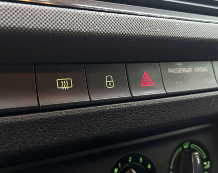 Белый Шкода Фабия, объемом двигателя 1.4 л и пробегом 178 тыс. км за 7800 $, фото 18 на Automoto.ua