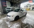 Белый Шкода Фабия, объемом двигателя 1.4 л и пробегом 280 тыс. км за 7500 $, фото 1 на Automoto.ua