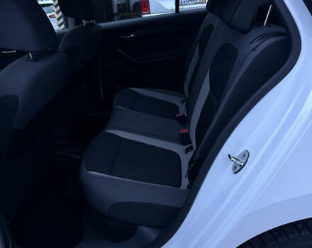 Білий Шкода Фабія, об'ємом двигуна 1.4 л та пробігом 176 тис. км за 8300 $, фото 10 на Automoto.ua