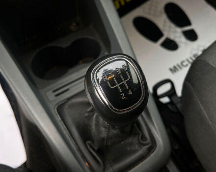 Белый Шкода Фабия, объемом двигателя 1.4 л и пробегом 178 тыс. км за 7800 $, фото 16 на Automoto.ua