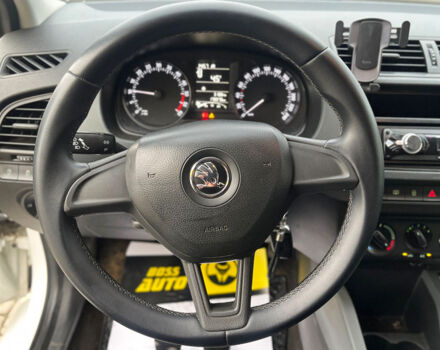 Белый Шкода Фабия, объемом двигателя 1.4 л и пробегом 178 тыс. км за 7800 $, фото 12 на Automoto.ua