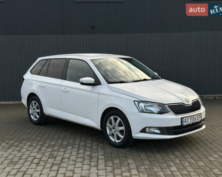 Белый Шкода Фабия, объемом двигателя 1.42 л и пробегом 188 тыс. км за 7500 $, фото 2 на Automoto.ua