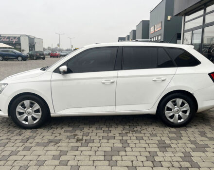 Белый Шкода Фабия, объемом двигателя 1.4 л и пробегом 178 тыс. км за 7800 $, фото 2 на Automoto.ua