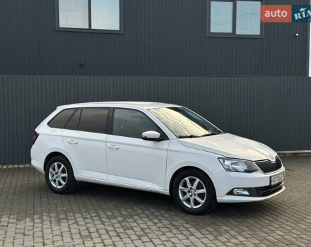 Белый Шкода Фабия, объемом двигателя 1.42 л и пробегом 188 тыс. км за 7500 $, фото 4 на Automoto.ua