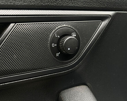 Белый Шкода Фабия, объемом двигателя 1.4 л и пробегом 178 тыс. км за 7800 $, фото 9 на Automoto.ua