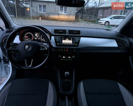 Білий Шкода Фабія, об'ємом двигуна 1.4 л та пробігом 176 тис. км за 8300 $, фото 11 на Automoto.ua