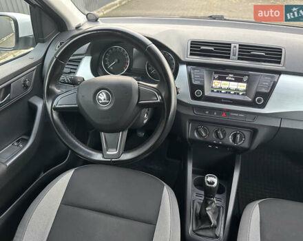 Белый Шкода Фабия, объемом двигателя 1.42 л и пробегом 188 тыс. км за 7500 $, фото 15 на Automoto.ua