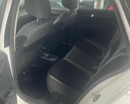 Білий Шкода Фабія, об'ємом двигуна 1.4 л та пробігом 280 тис. км за 7500 $, фото 9 на Automoto.ua