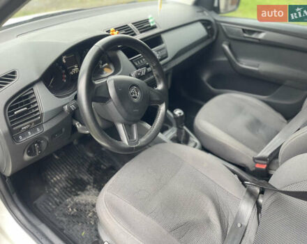 Белый Шкода Фабия, объемом двигателя 1.42 л и пробегом 270 тыс. км за 6500 $, фото 9 на Automoto.ua