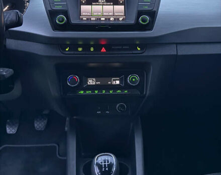 Білий Шкода Фабія, об'ємом двигуна 1.4 л та пробігом 176 тис. км за 8300 $, фото 12 на Automoto.ua