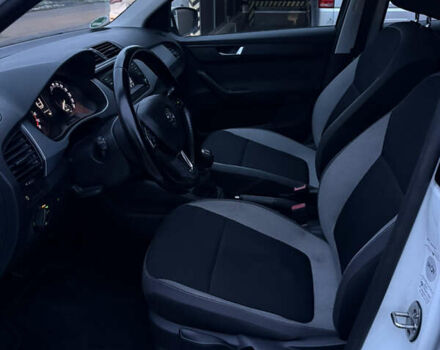 Білий Шкода Фабія, об'ємом двигуна 1.4 л та пробігом 176 тис. км за 8300 $, фото 8 на Automoto.ua