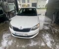 Белый Шкода Фабия, объемом двигателя 1.4 л и пробегом 280 тыс. км за 7500 $, фото 2 на Automoto.ua