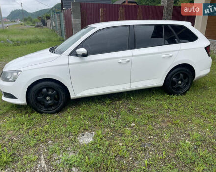 Белый Шкода Фабия, объемом двигателя 1.42 л и пробегом 270 тыс. км за 6500 $, фото 4 на Automoto.ua