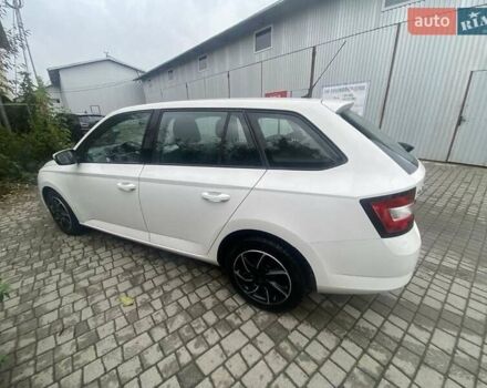 Белый Шкода Фабия, объемом двигателя 1.4 л и пробегом 280 тыс. км за 7500 $, фото 18 на Automoto.ua