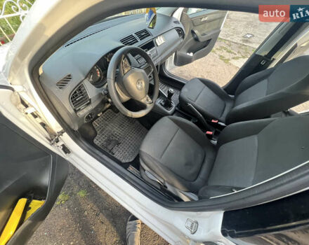 Білий Шкода Фабія, об'ємом двигуна 1.4 л та пробігом 230 тис. км за 8500 $, фото 2 на Automoto.ua