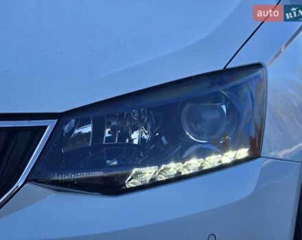 Белый Шкода Фабия, объемом двигателя 1.2 л и пробегом 198 тыс. км за 11499 $, фото 11 на Automoto.ua