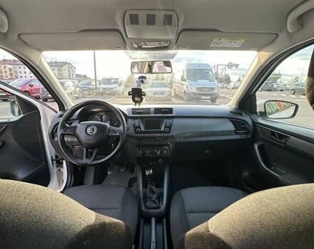 Белый Шкода Фабия, объемом двигателя 1.4 л и пробегом 224 тыс. км за 6950 $, фото 18 на Automoto.ua