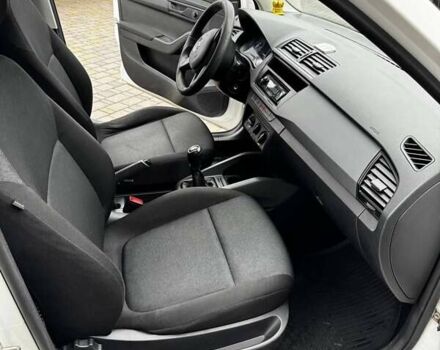 Белый Шкода Фабия, объемом двигателя 1.2 л и пробегом 259 тыс. км за 7300 $, фото 18 на Automoto.ua