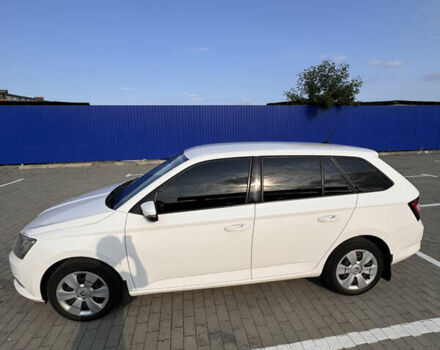 Белый Шкода Фабия, объемом двигателя 1.42 л и пробегом 228 тыс. км за 7999 $, фото 4 на Automoto.ua